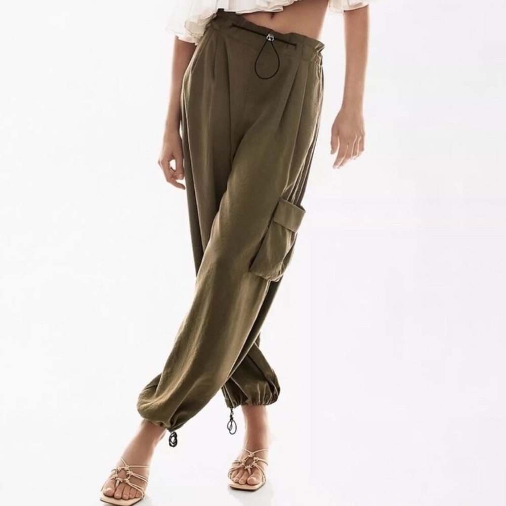 Anthropologie Bungee Parachute Pants in Olive Green Size Medium - Picture 1 of 15